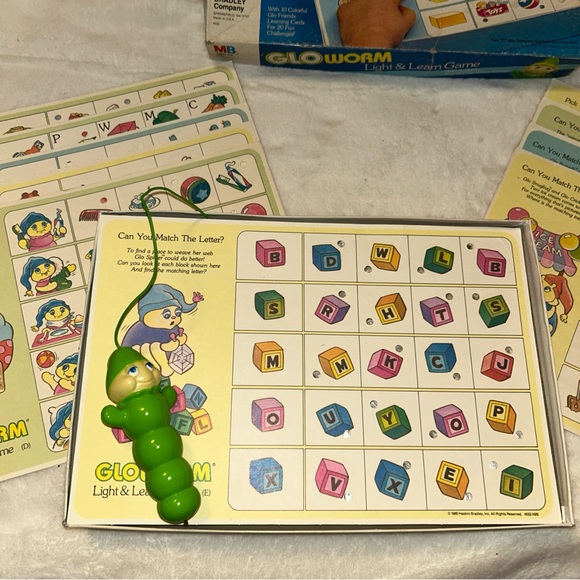 1985 Milton Bradley Glo Worm Light & Learn Game Vintage Matching Game **Works** - Picture 3 of 14